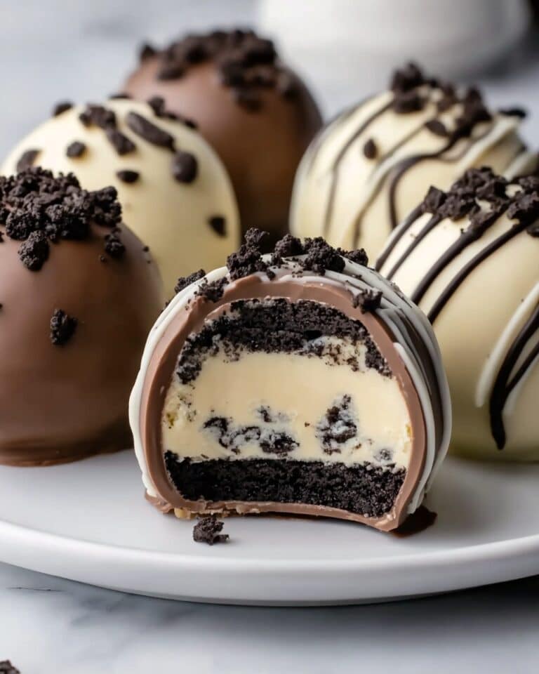 No-Bake Cookies and Cream Cheesecake Balls Recipe